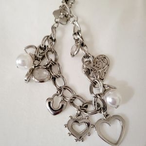 ❤️ Charm Bracelet - silver tone hearts and crystal charms - NWT